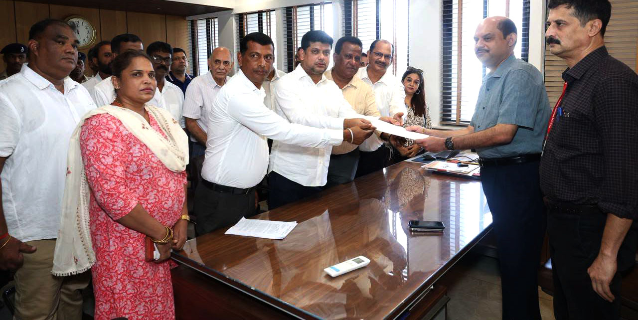 Amit Patkar Submits Memorandum, Demands Complete Scrapping of Prepaid Smart Meters